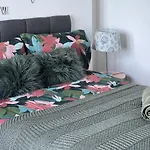 Green Lodge-Room-21